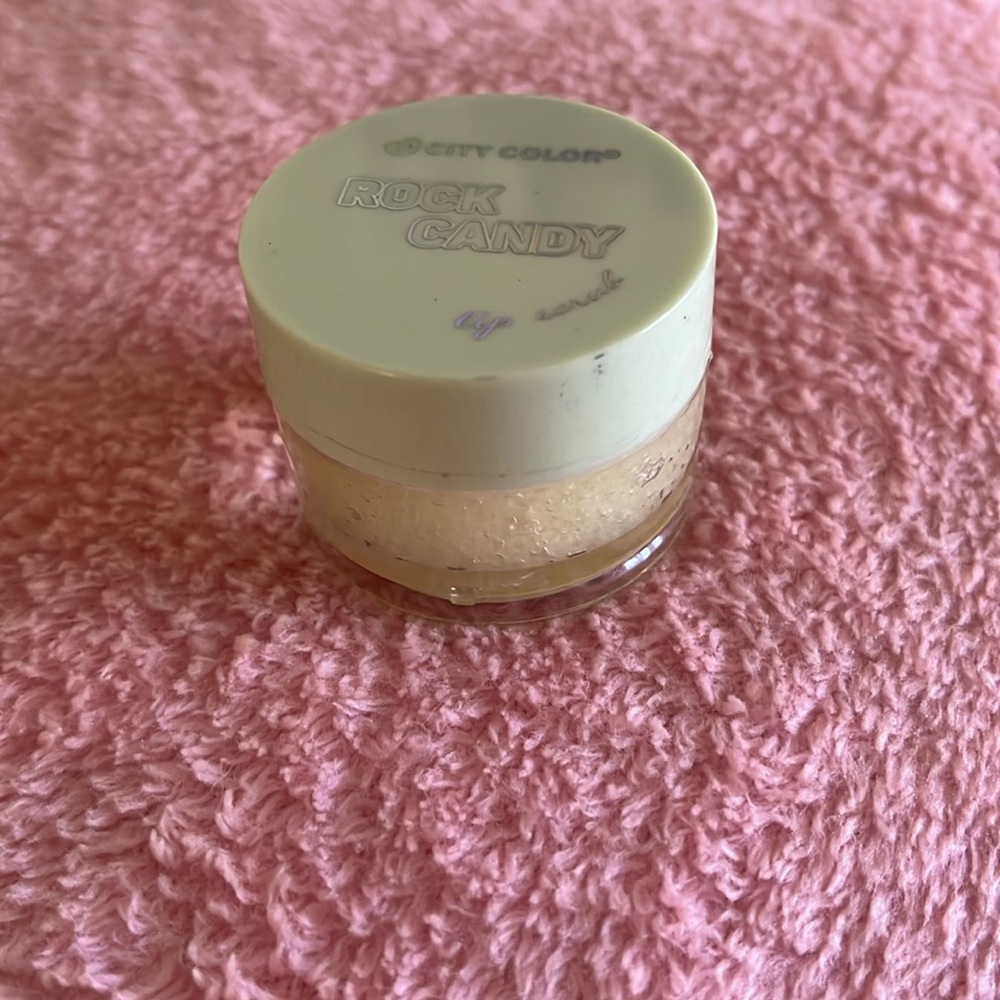Lip scrub